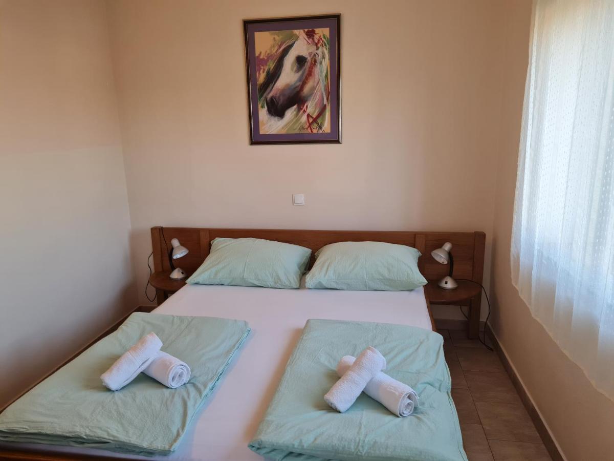 Apartment Lavanda Стариград-Пакленица Екстериор снимка