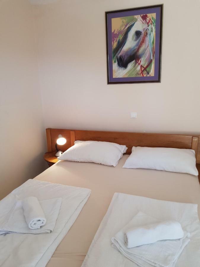 Apartment Lavanda Стариград-Пакленица Екстериор снимка